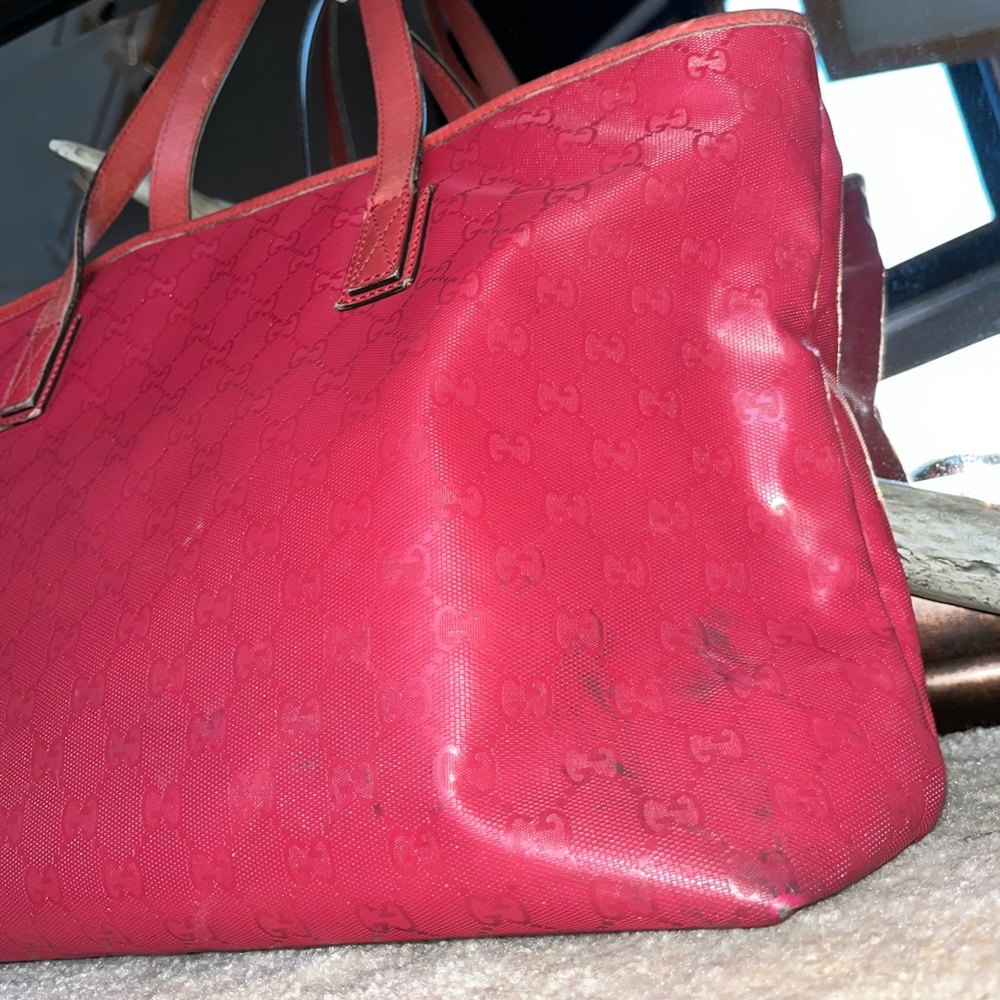 Gucci: Supreme GG Imprime Joy PVC Leather Tote Bag Tote Bag (pink/ red) - Picture 15 of 17